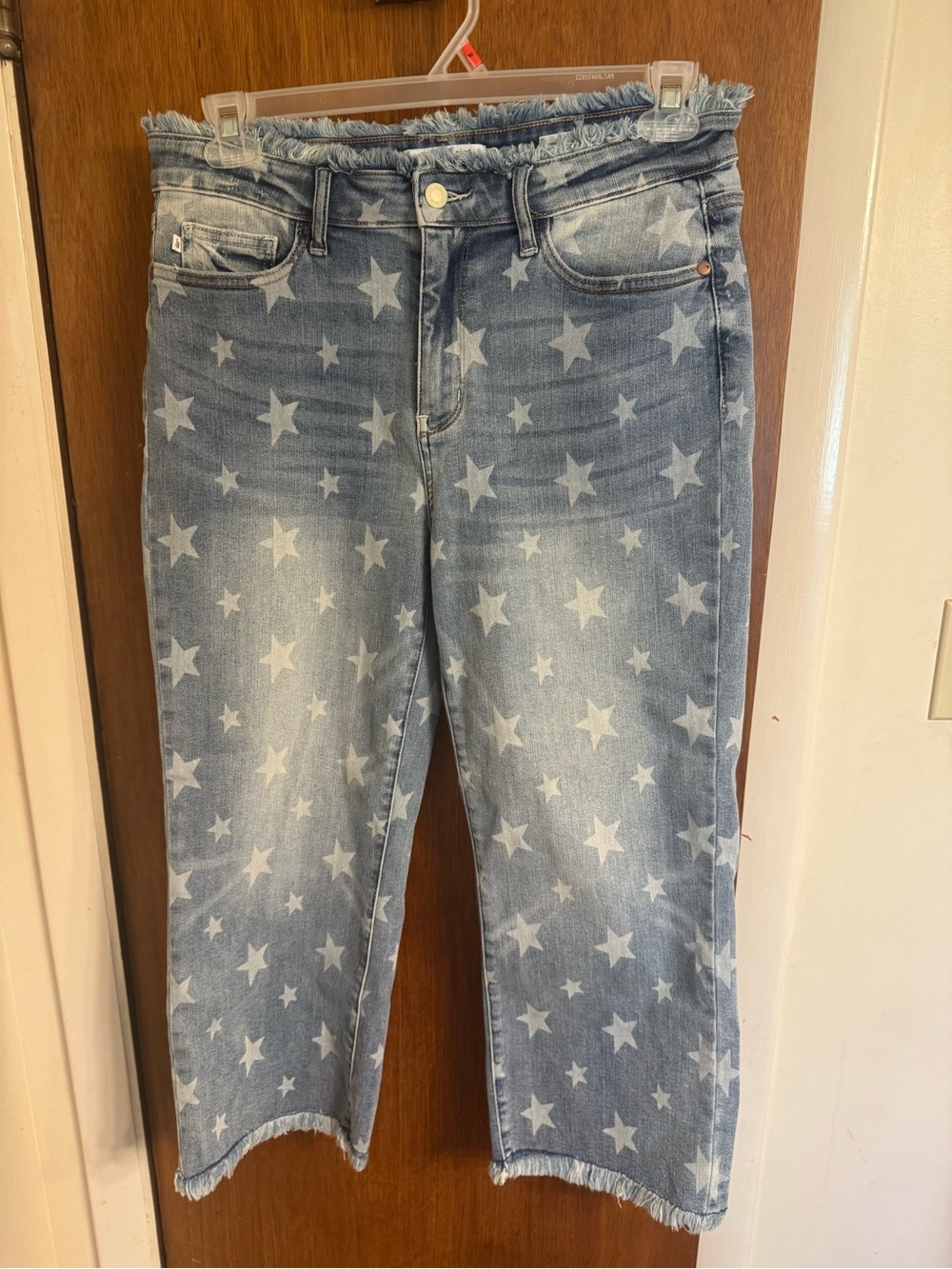 Judy Blue Light Wash Denim Star Print High Rise Cropped Frayed Hem Jeans Size 11